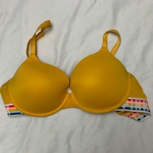 PINK t-shirt bra